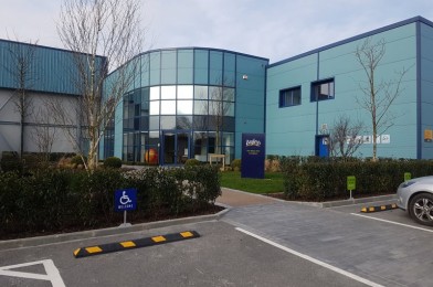 Distinct separation between pedestrian and vehicular circulation